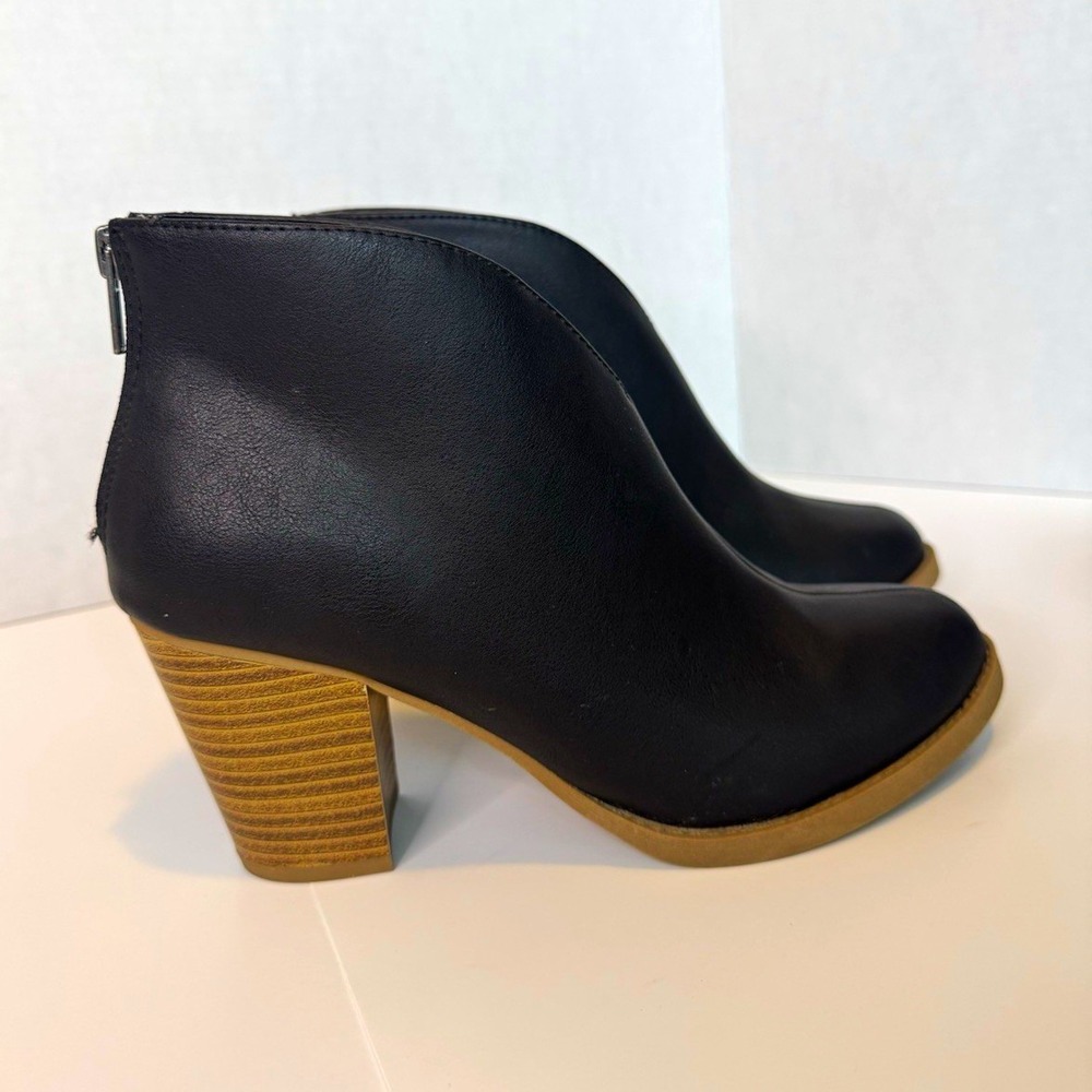 Serra Women's Black Faux Leather Ankle Bootie Round Toe Block Heel Zip 7